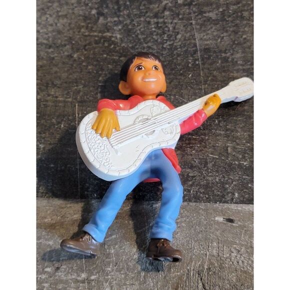 Disney 2021 McDonalds Coco Miguel guitar toy figure - Picture 1 of 3